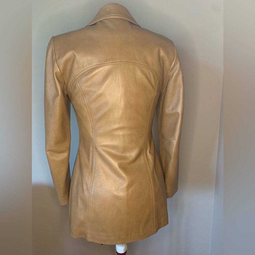 Danier soft tan leather lined jacket size S.great to dress up or down with jeans - Picture 4 of 11